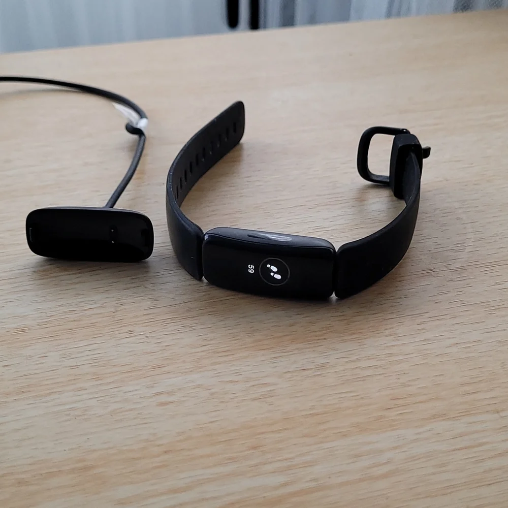 FitBit Inspire 2 - Picture 2 of 5